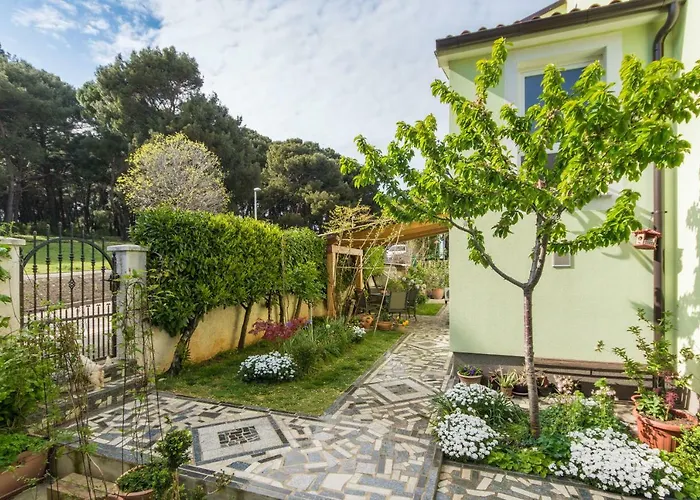 Piccola Pineta Apartment *