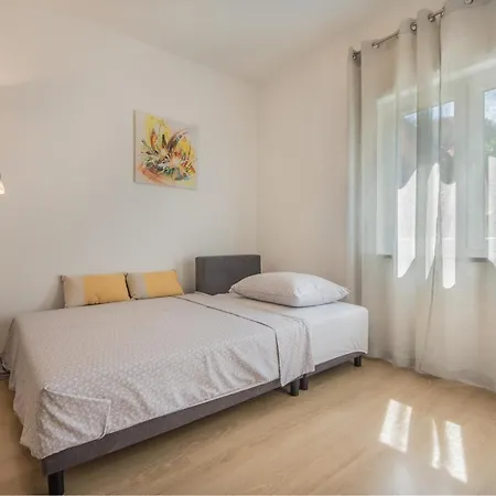 Piccola Pineta Πούλα