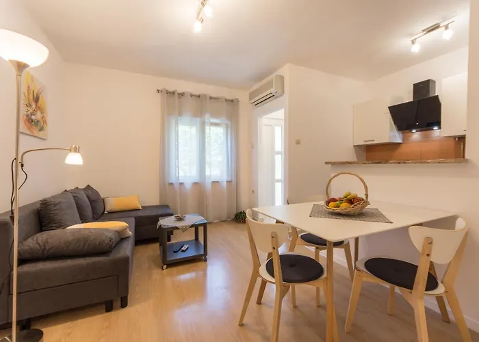 Piccola Pineta * プーラ